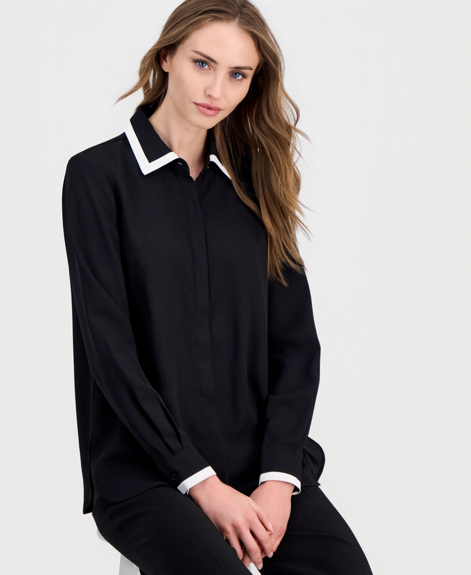 Women's Contrast-Trim Button-Front Blouse