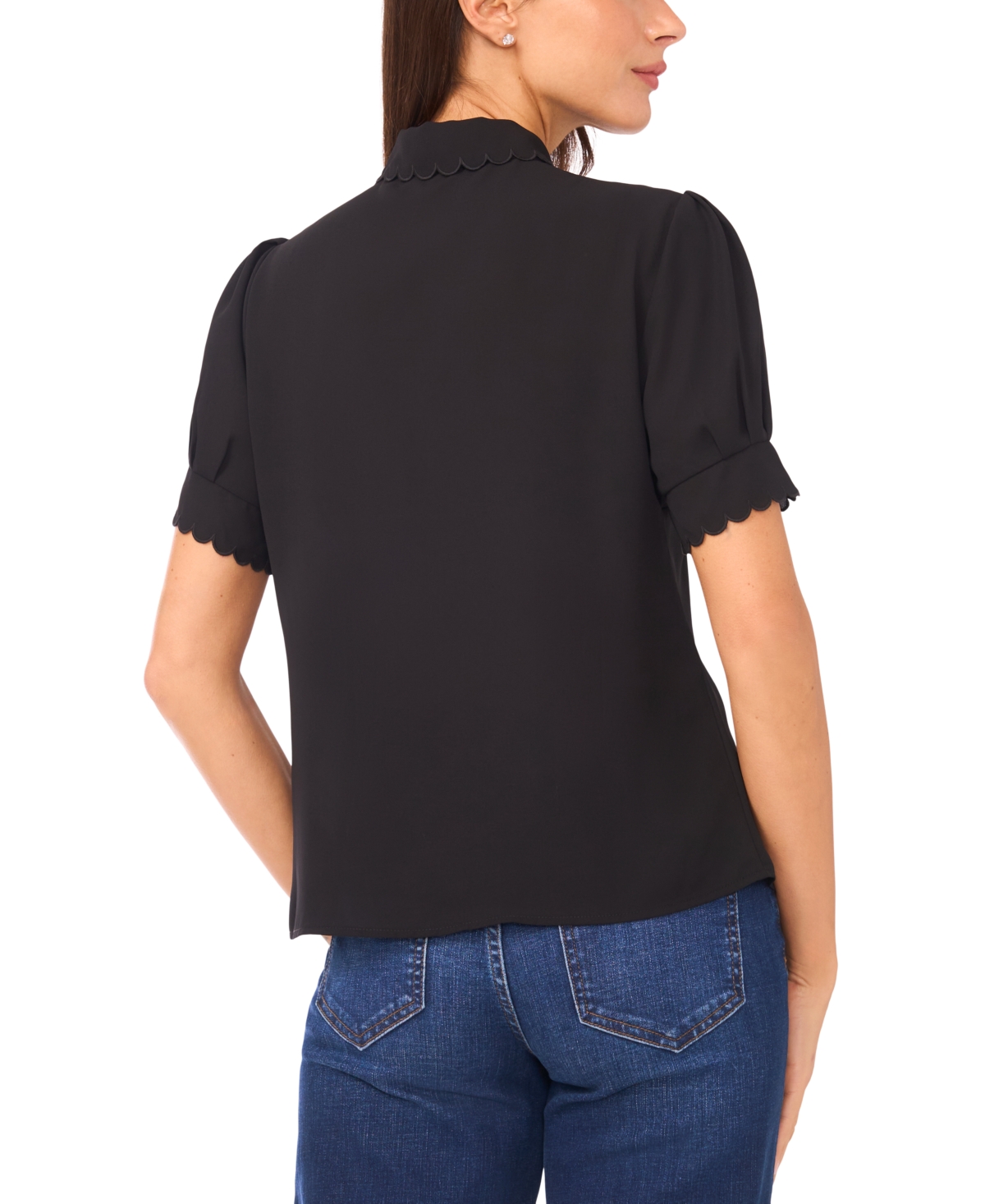 Cece Scallop Short Sleeve Top In Black