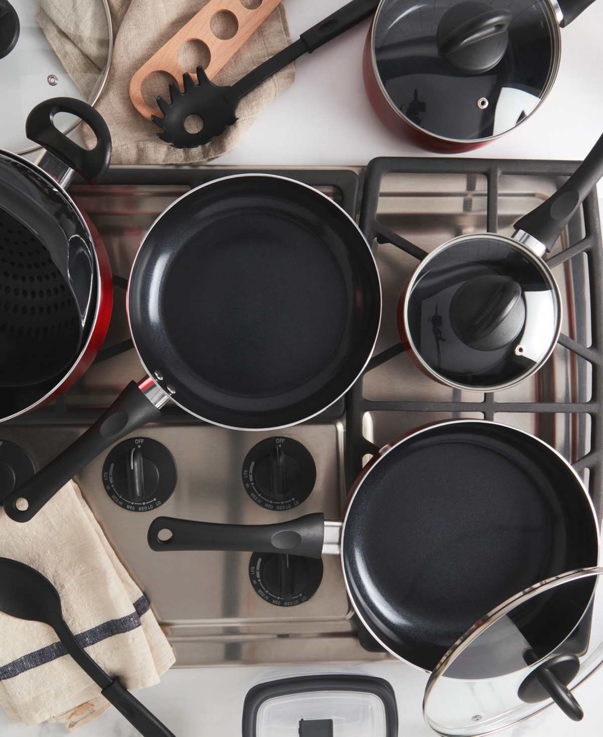 Basic Essentials Nonstick Aluminum 20-Pc. Cookware Set