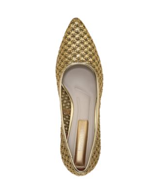 Women's Julissa Pointed Toe Pump Shoes