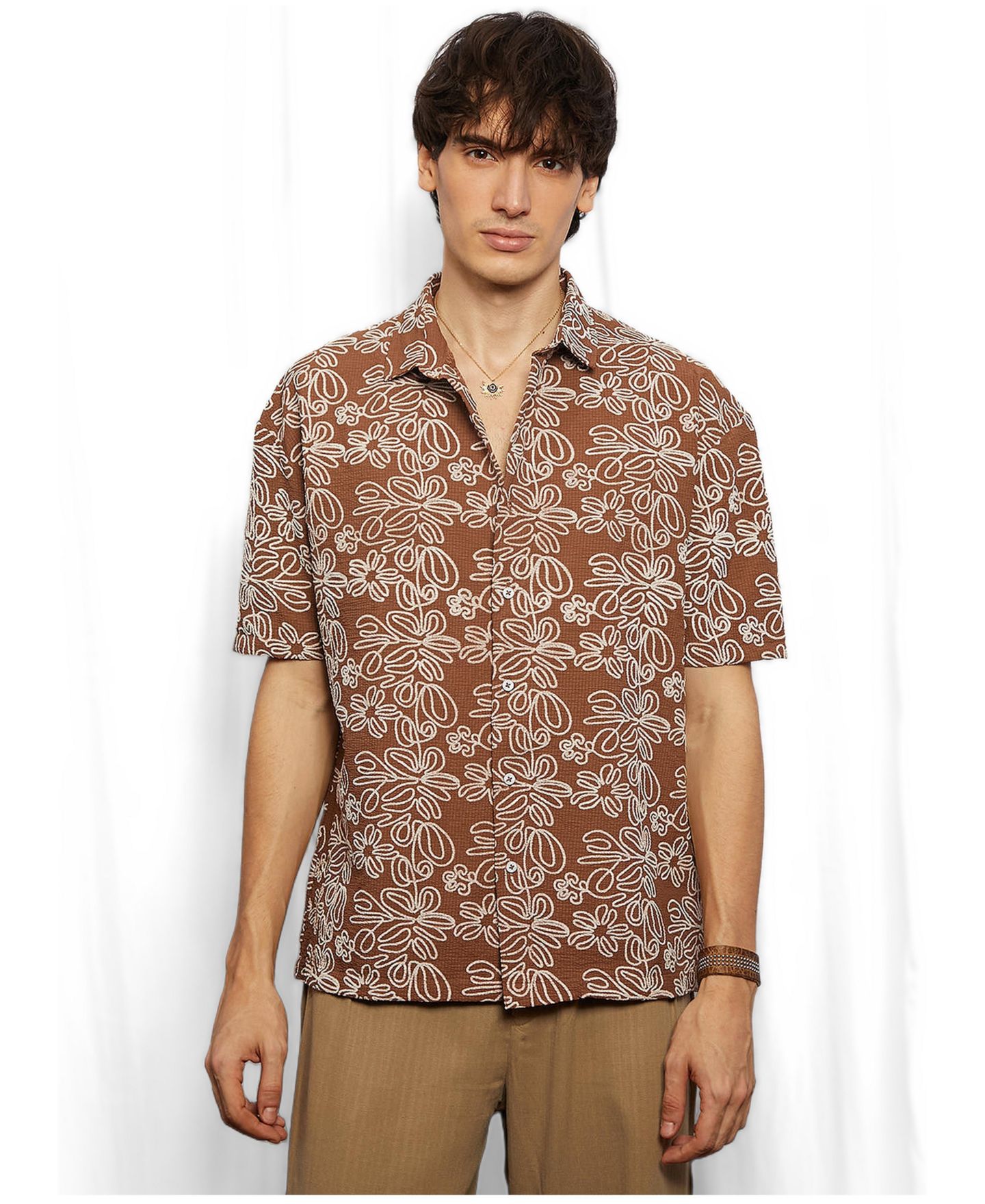 Мужская рубашка Cahoot Campus Sutra Mocha Brown Floral-Lined Oversized, цвет: Коричневый — фото 3