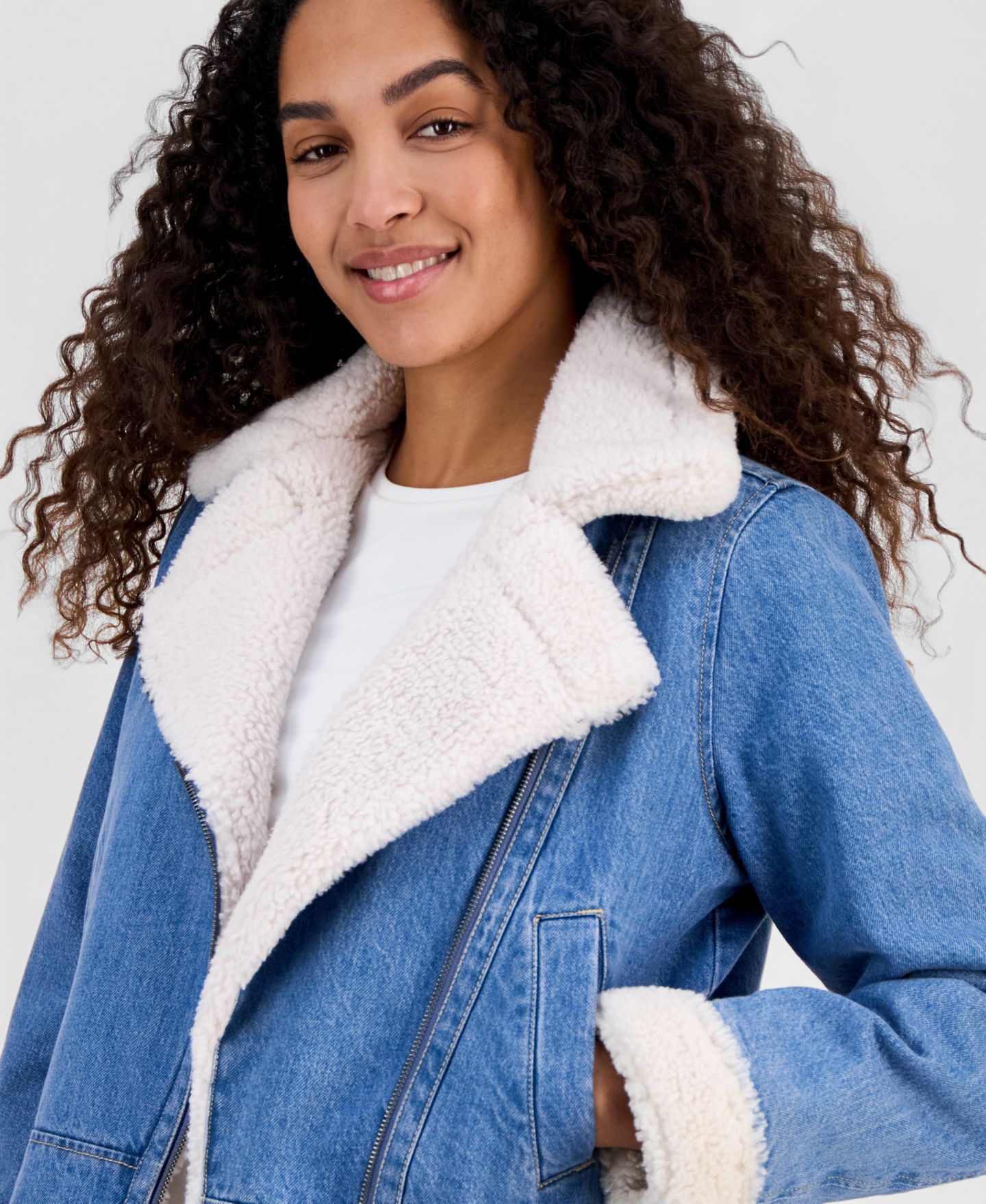 Женская куртка Levi's Denim Laydown Collar Moto, цвет: Средняя варка джинсовый — фото 3