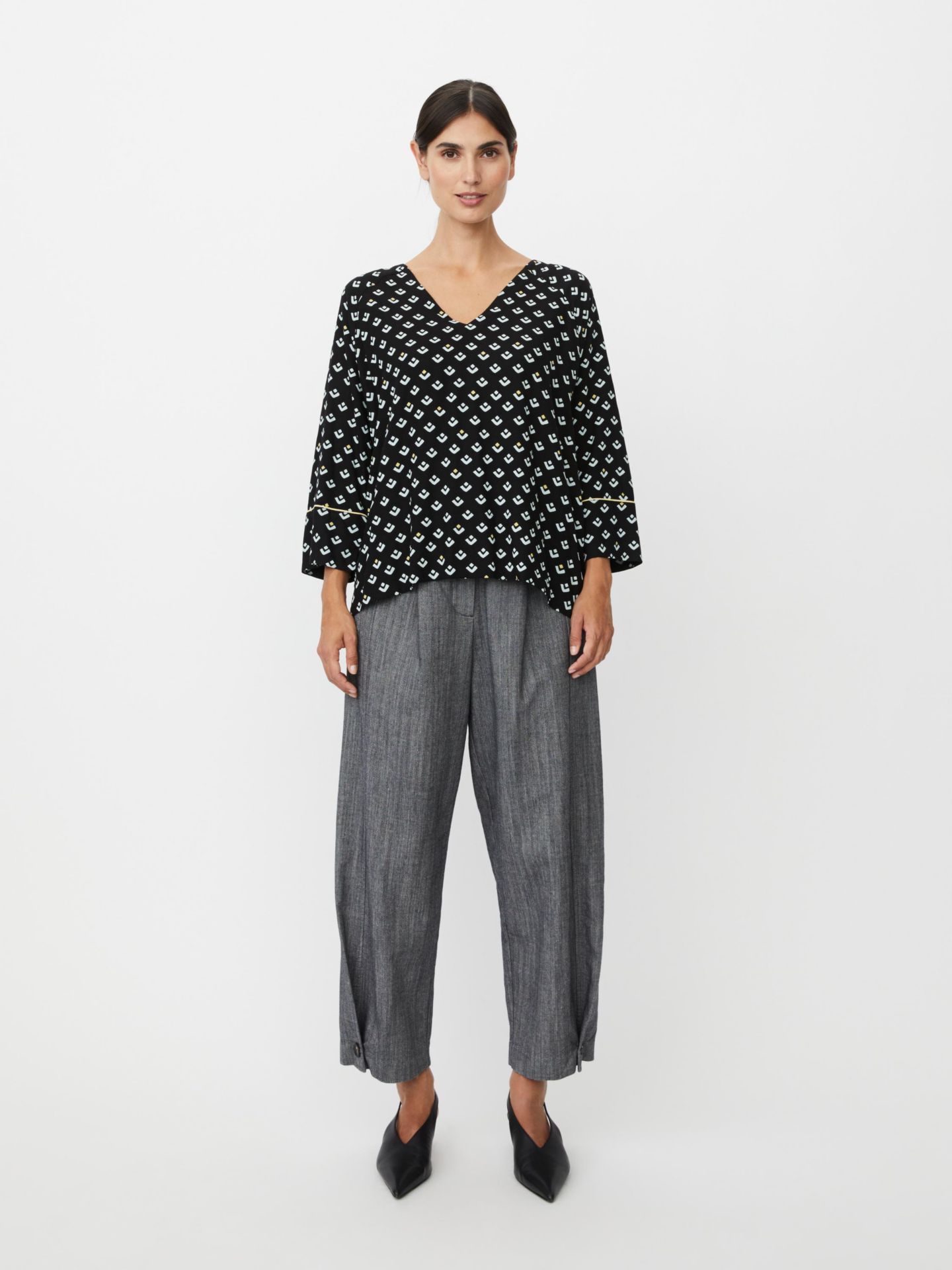 Женская блузка Masai Copenhagen Beniko V-Neck Printed, цвет: Ether — фото 8
