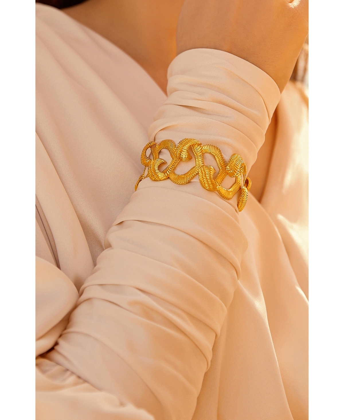 Retro Chic Hawk Wing Bangle