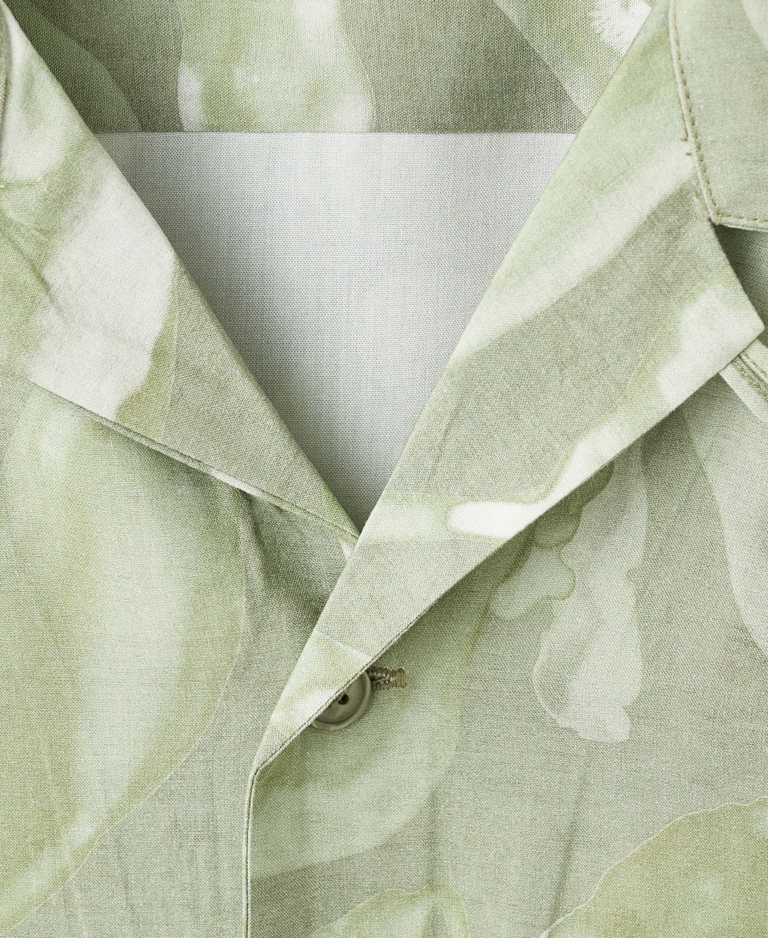 Men's Fluid Relaxed-Fit Printed Shirt