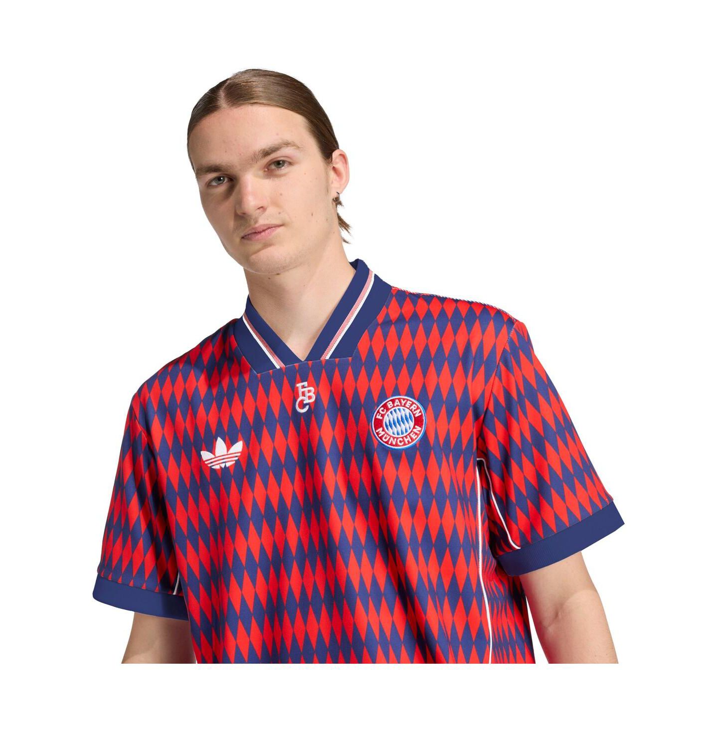 Джерси adidas Men's and Women's Red Bayern Munich Lifestyler Fashion Jersey — фото 3
