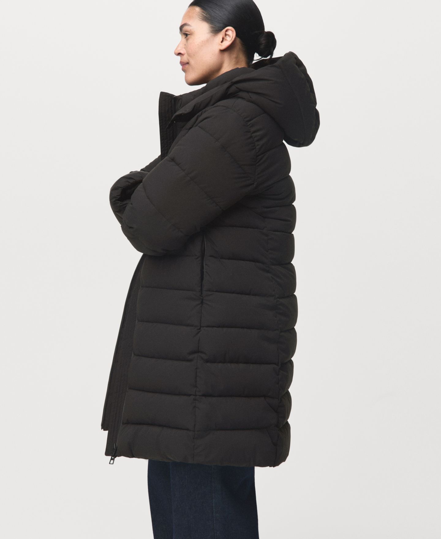 Женская куртка Mango Hood Midi Quilted Anorak, цвет: Чёрный — фото 7