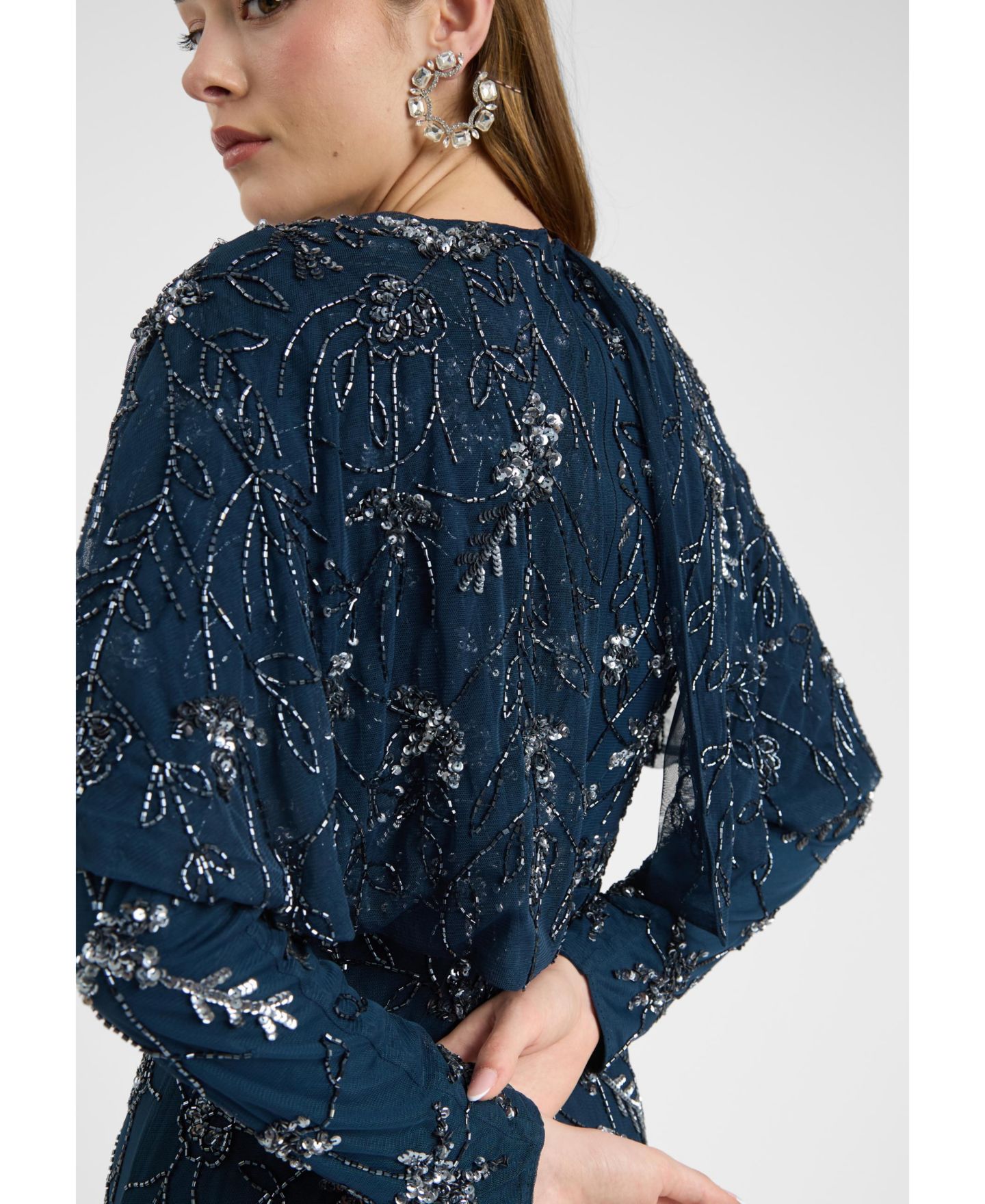 Женское платье Maryisa Modest Embellished Sequin Beaded Dress Maxi With Attached Cape, цвет: Тёмно-синий — фото 7