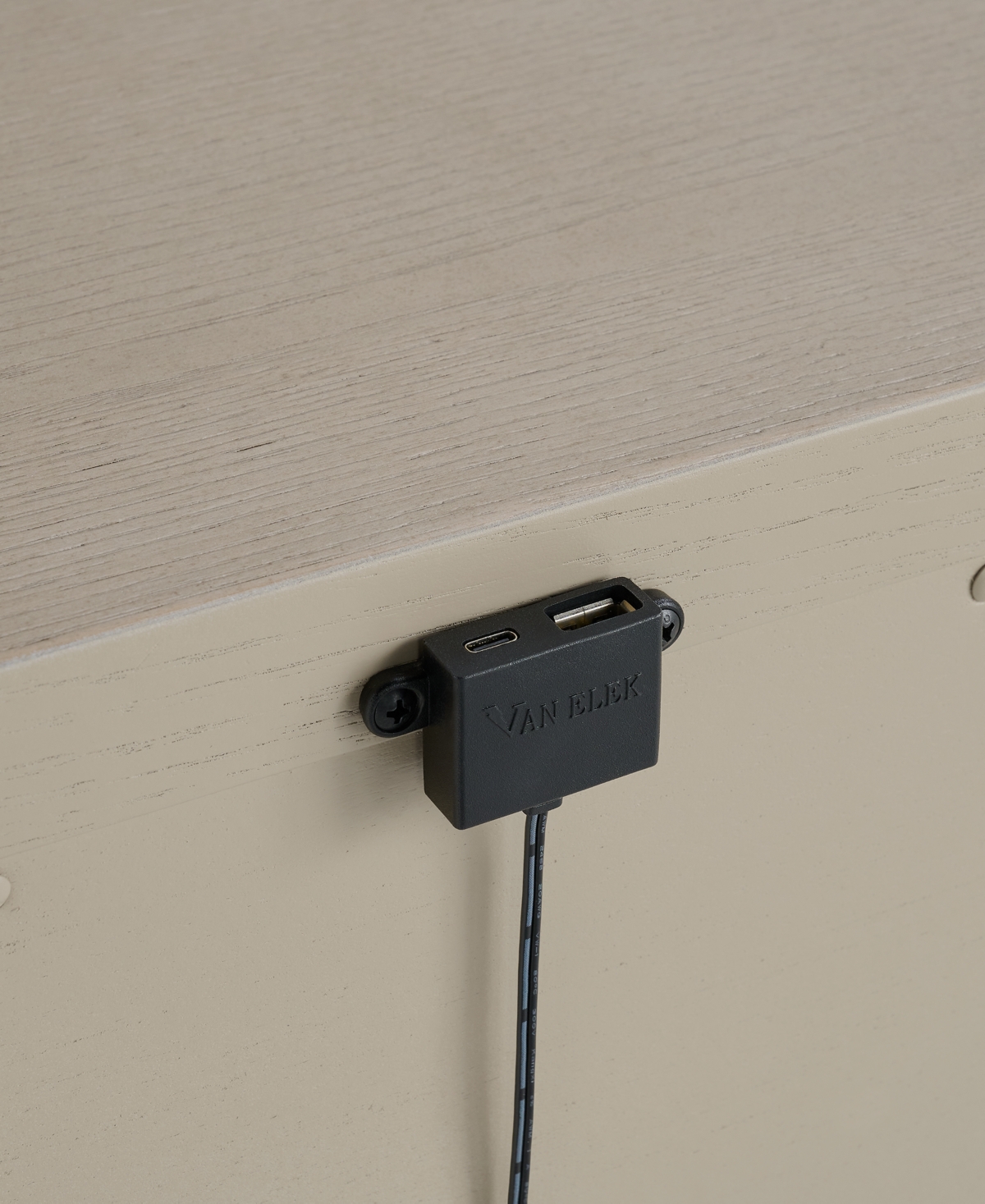 Furniture Sirena 3-Drawer Wood Nightstand