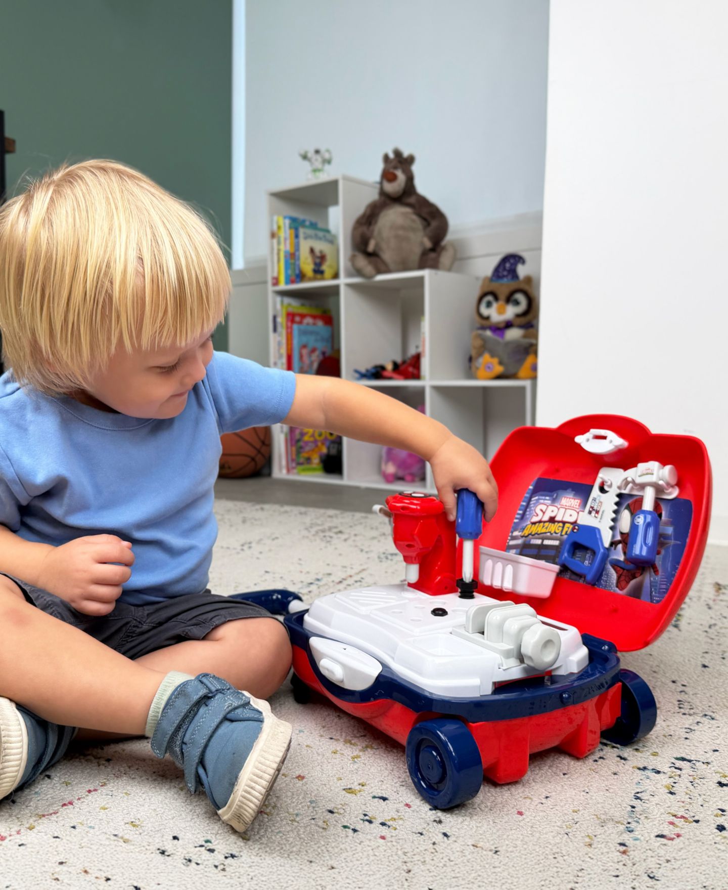 Детские игрушки World Tech Toys Spider-Man Rolling Luggage 17-Piece Tool Set, Ages 3+ — фото 5
