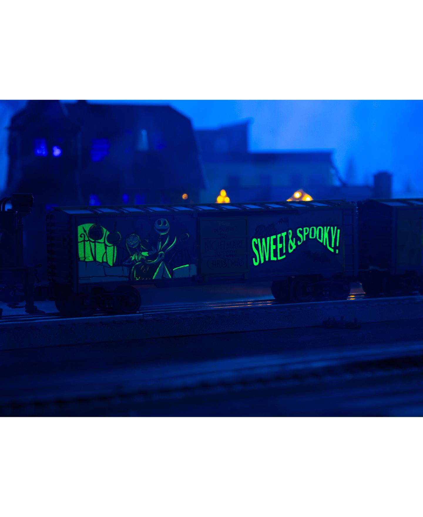 Детская игрушка Lionel O Gauge The Nightmare Before Christmas Glow-in-the-Dark Model Train Boxcar — фото 2