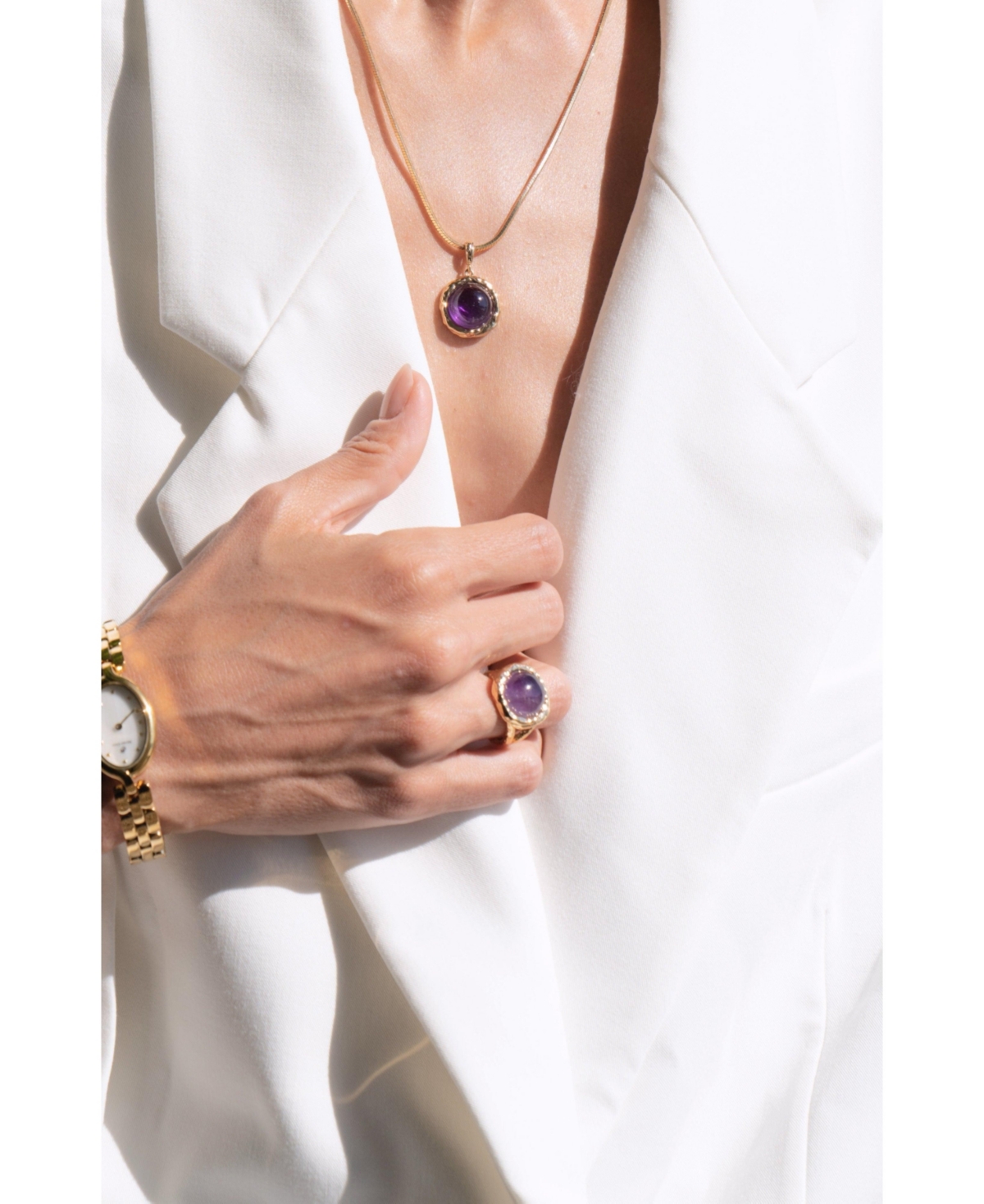 Retro Chic Aeolian Whispers Ring