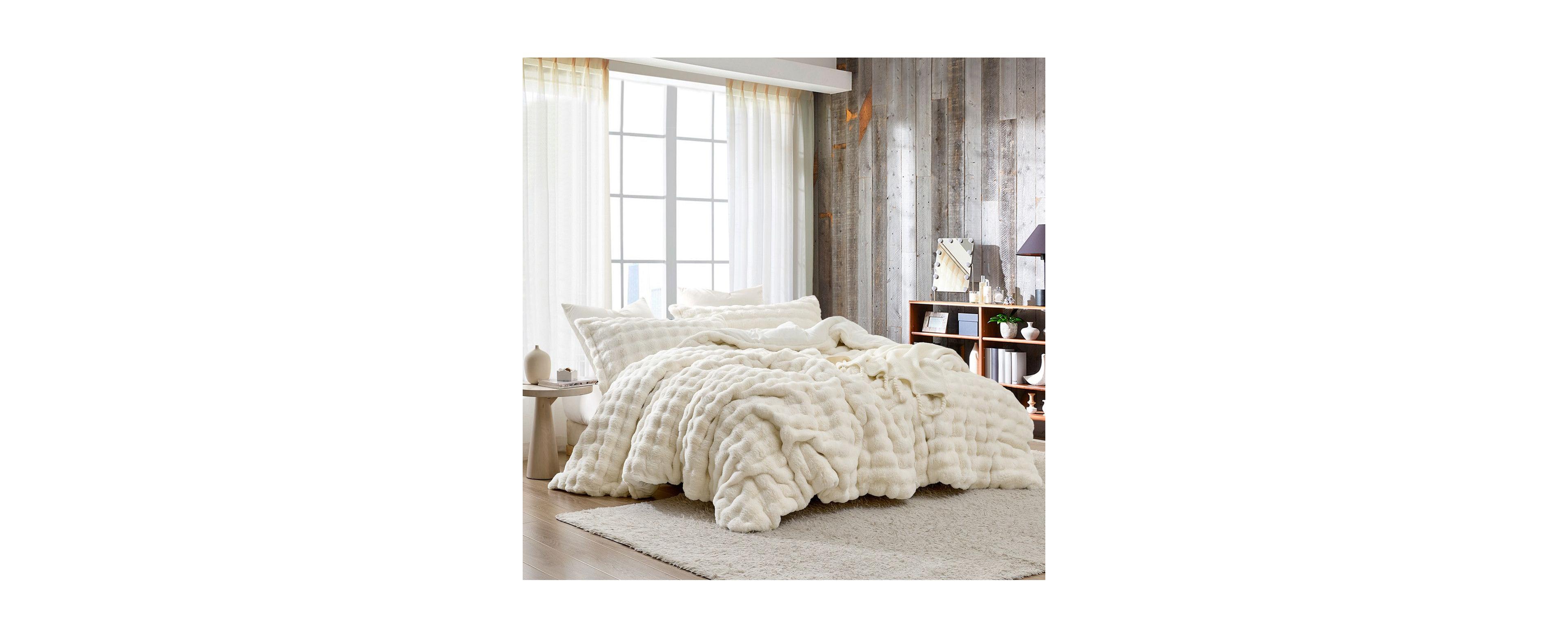 Coma Inducer Chunky Bunny on a Snowday Plush Reverse 3-Pc. Oversized Comforter Set