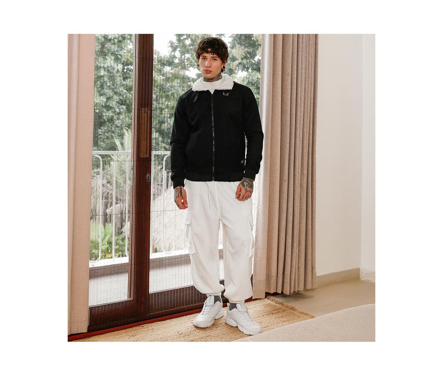 Мужская куртка Cahoot Campus Sutra Raven Black Contrast Sherpa-Lined Suede Bomber, цвет: Чёрный — фото 5