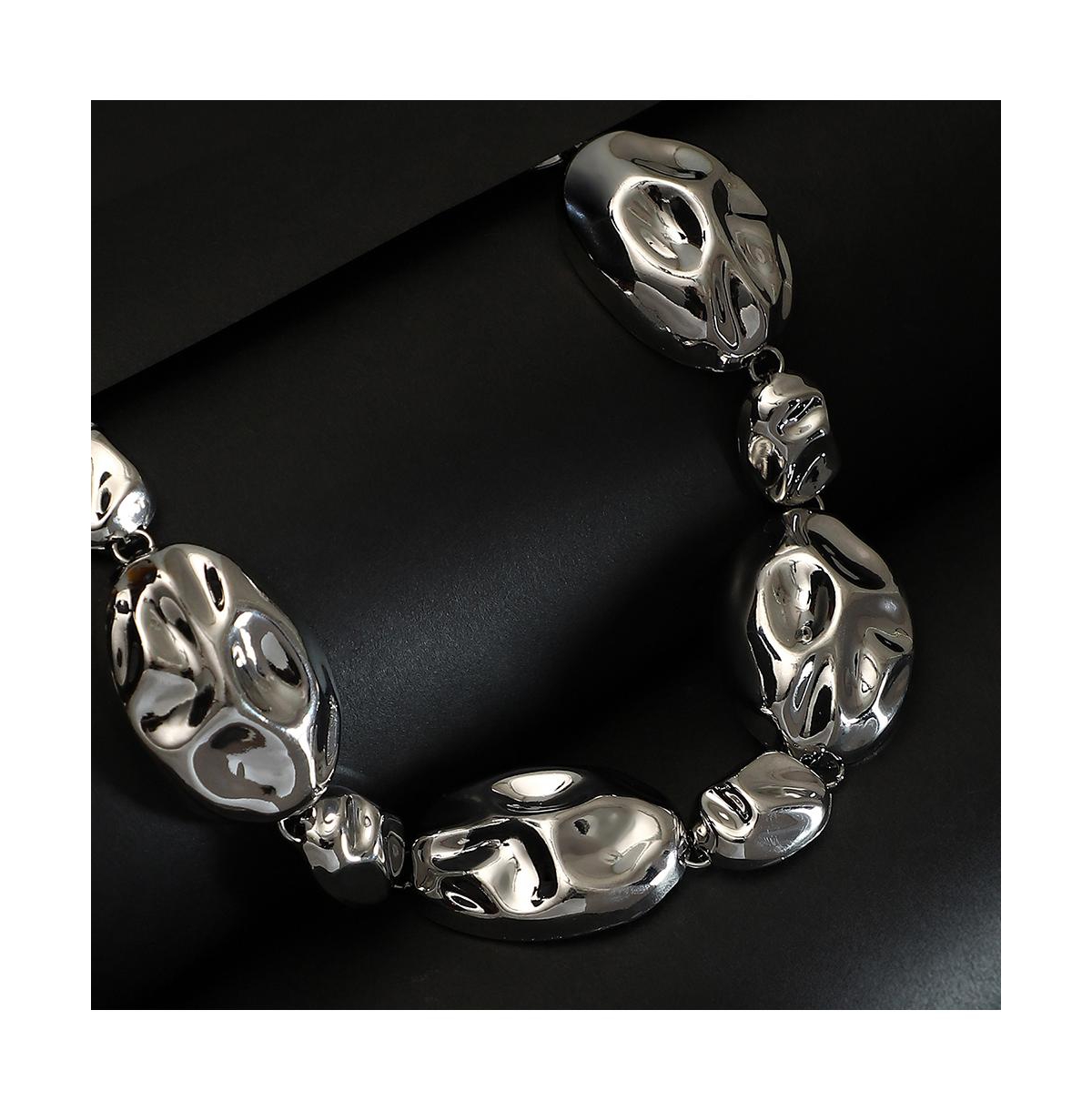 Women's The Chunky Dented-Pierre Collar Necklace - Chrome Silver