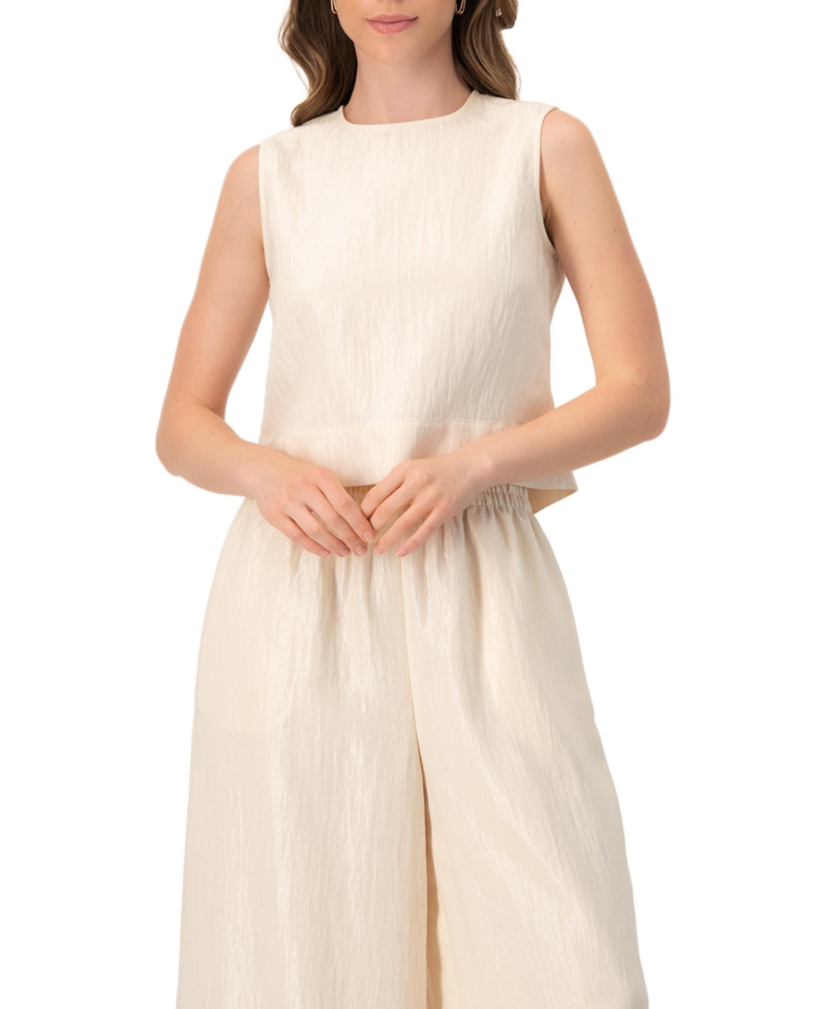 Ivonne Women's Sleeveless Round Neck Top