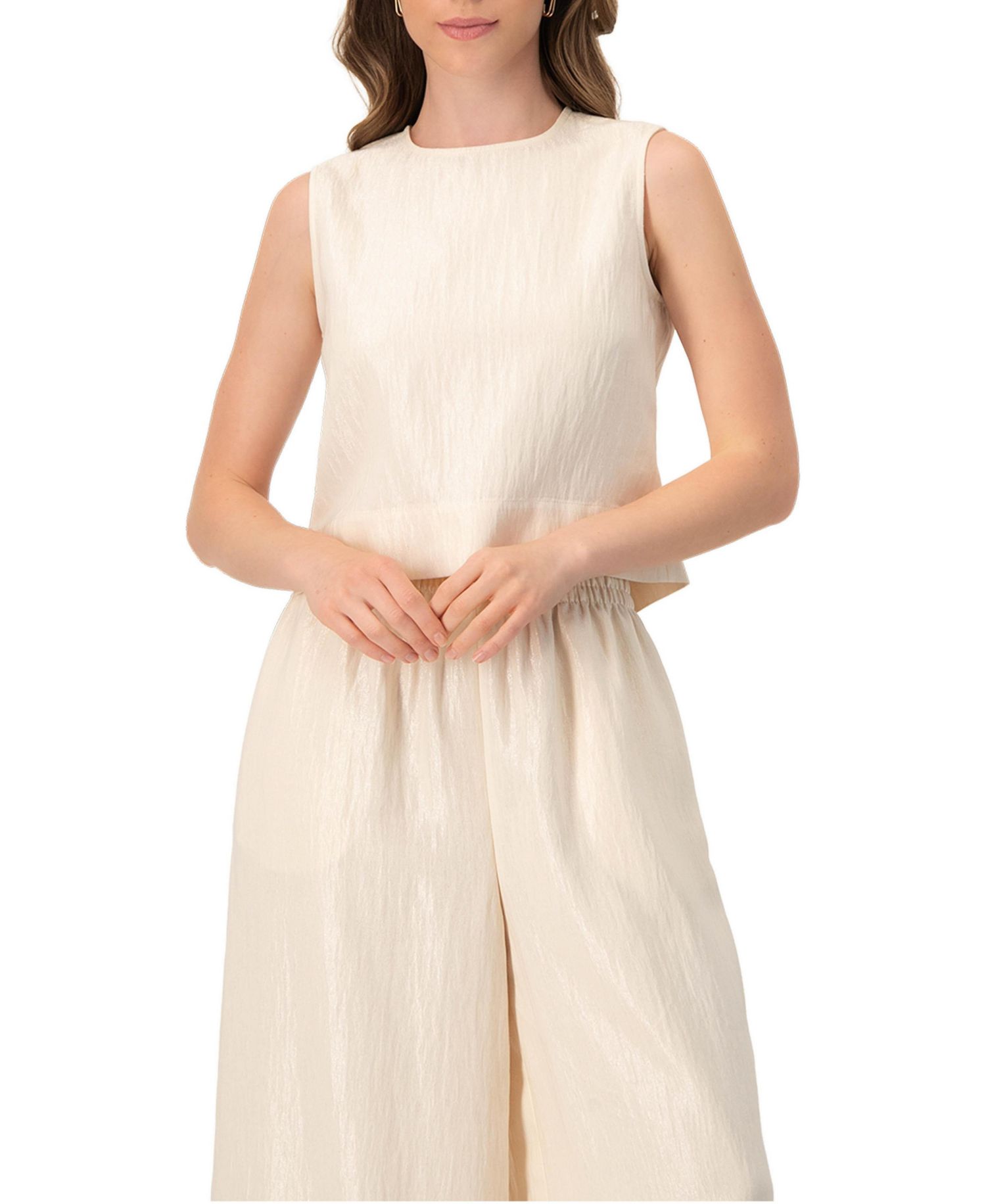 Women's Sleeveless Round Neck Top