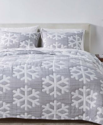 Winter-Themed Snowflake Matelasse Quilt Set with Shams