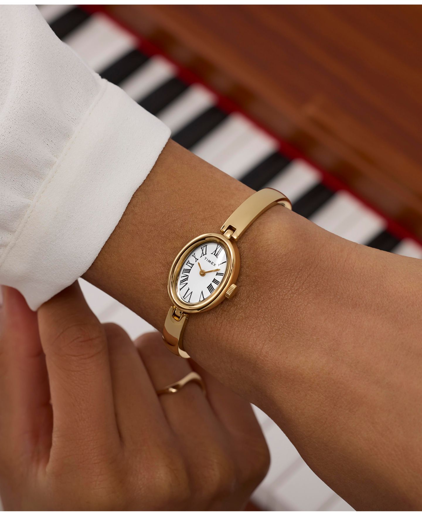 Женские часы Timex Quartz Analog Gold-Tone Stainless Steel Watch, 19mm — фото 7