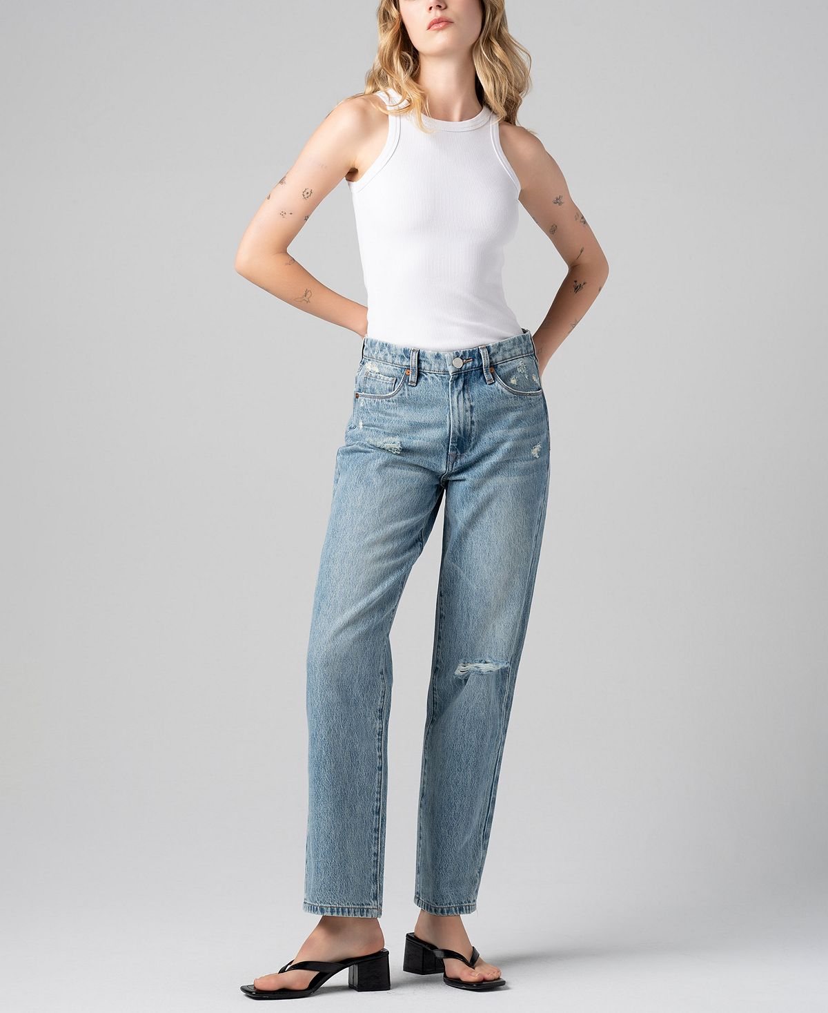 BLANK NYC Women's Five Pocket Classic Straight Leg Jeans view 2 — MAYCSS fashion products