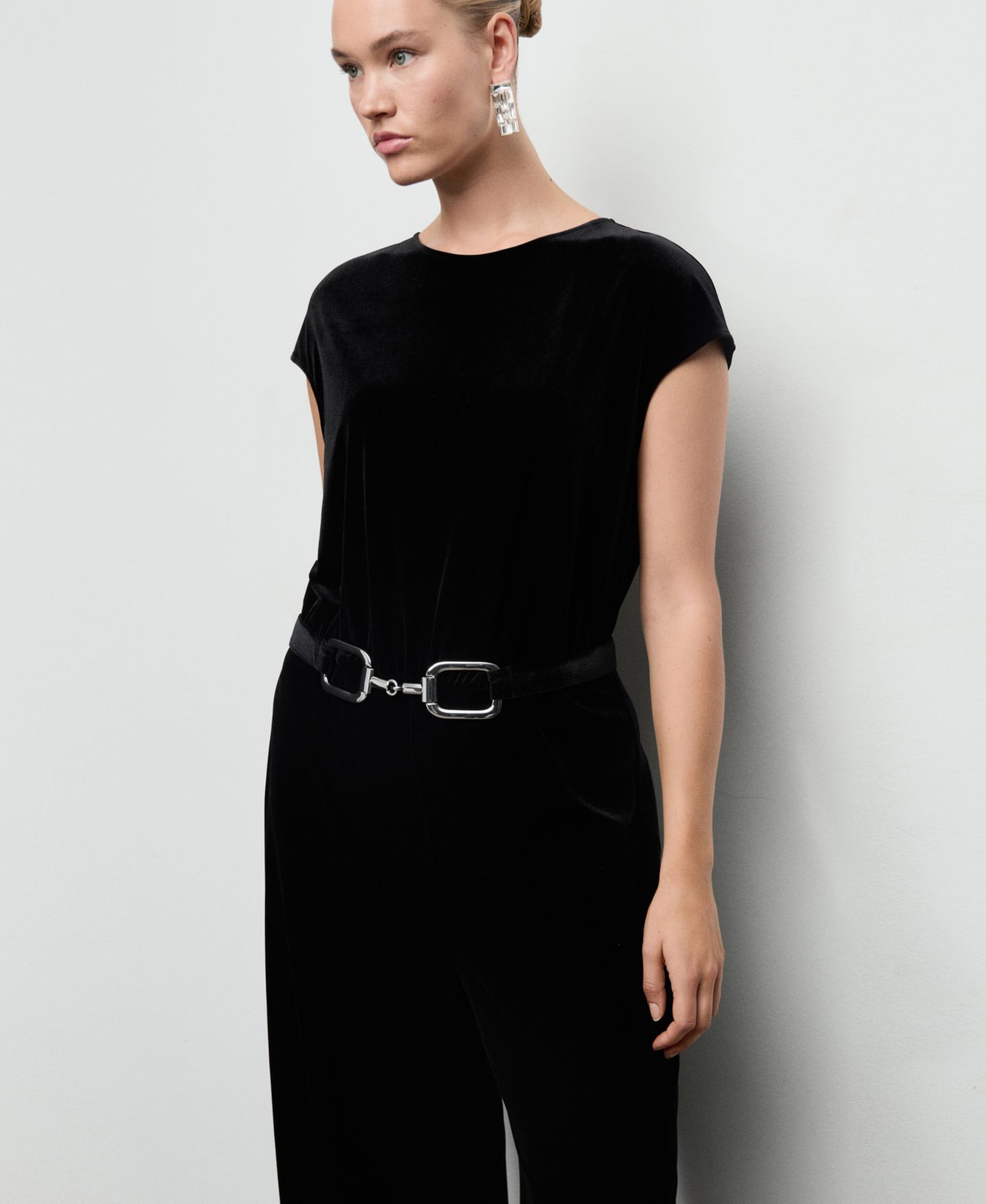Женский комбинезон MANGO Velvet Belt Jumpsuit, цвет: Чёрный — фото 3