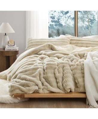 Chunky Bunny Peak of Cozy Oversized Comforter