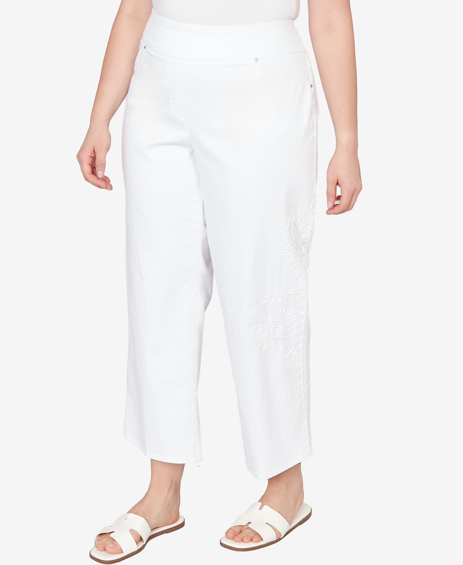 Plus Size Embroidered Stovepipe Pull On Jeans