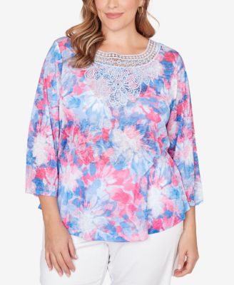 Plus Size Scoop Neck Embellished Floral Sublimation Top