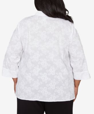 Plus Size Classic Collared Flower Embroidered Top