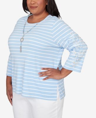 Plus Size Classic Stripe Cornflower Embroidered Sleeve Top with Necklace