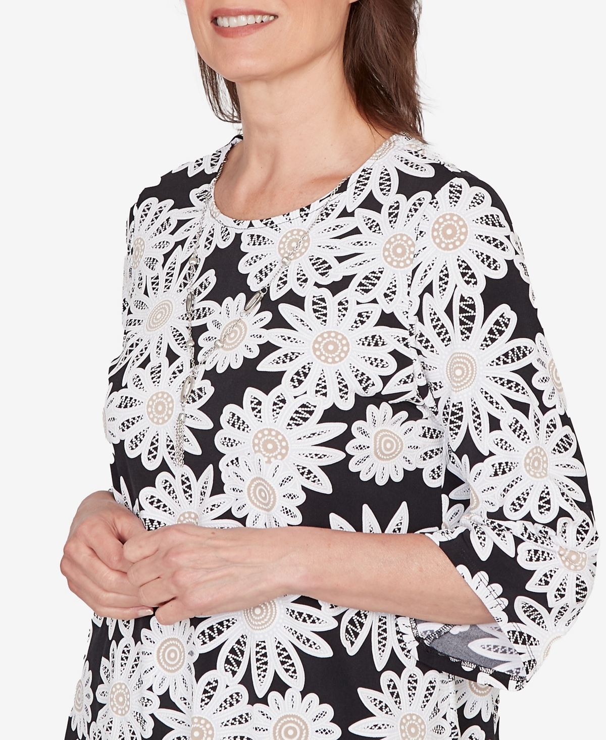 Alfred Dunner Women's Classic Daisy Pointed Hem Top with Necklace