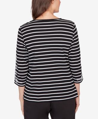Women's Classic Pinstripe Embroidered Sleeve Top with Necklace