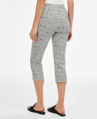 Women's Printed Pull-On Capri Pants