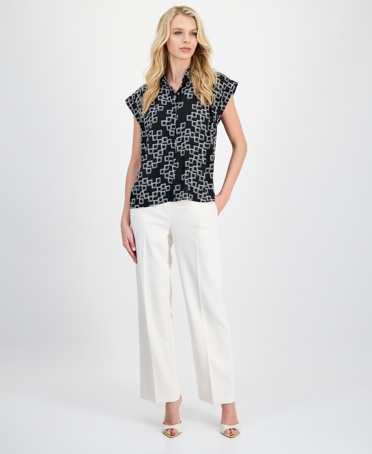 T Tahari Women's Printed Point Collar Shirt