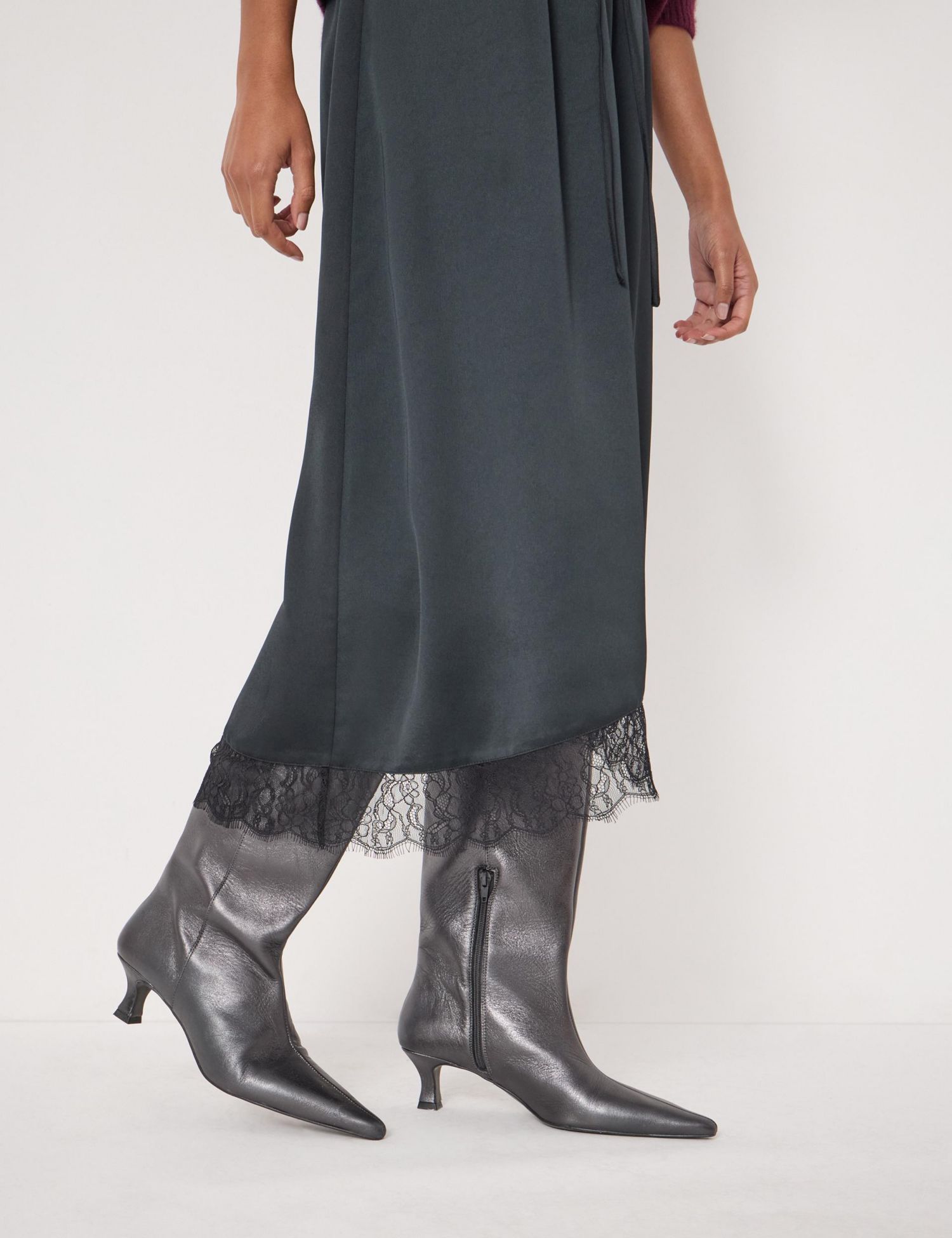 Women's Satin Asymmetric Lace Trim Skirt