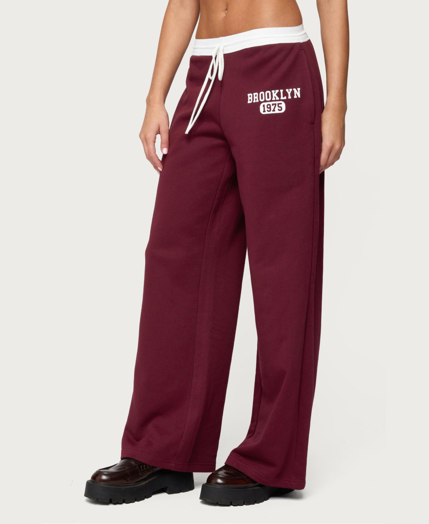 Женские брюки Edikted Brookie Sweatpants, цвет: Бордовый — фото 4