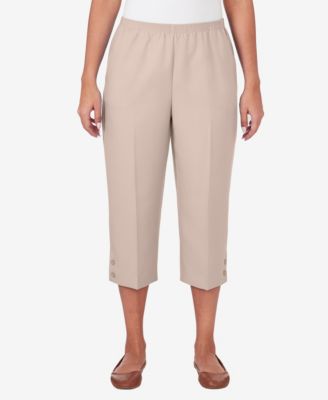 Women's Classic Button Hem Gathered Waistband Capri Pants