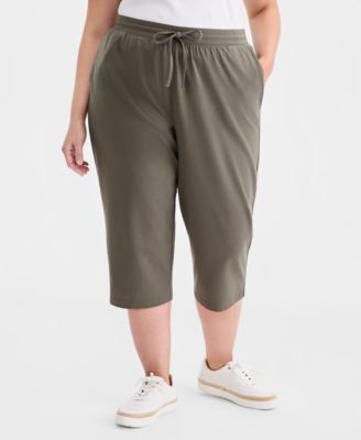 Plus Size Knit Pull-On Capri Pants