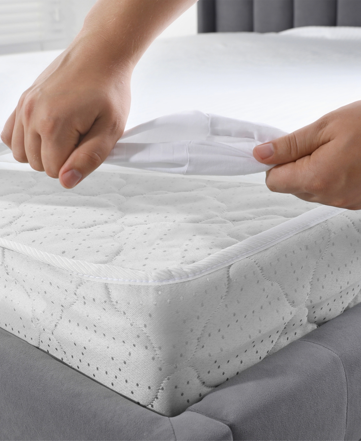 Fresh Ideas Fitted Vinyl Mattress Protector