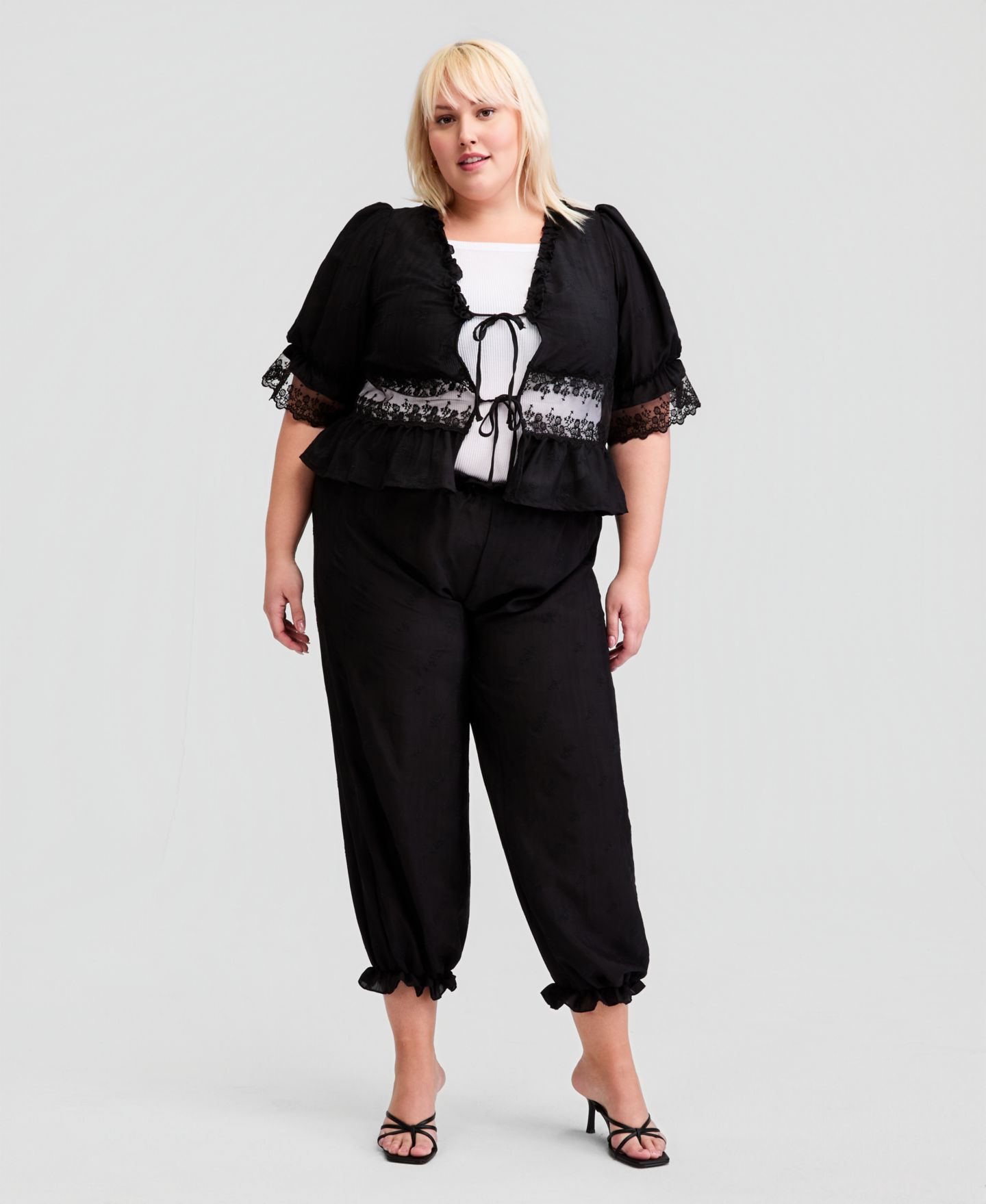 Женские брюки And Now This Trendy Plus Size Embroidered Balloon-Leg, цвет: Чёрный — фото 1