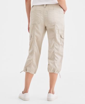 Petite Mid-Rise Cargo Capri Pants