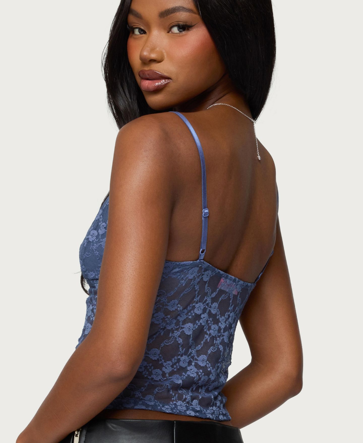 Женский топ Edikted Sheer Lace Cutout, цвет: Синий — фото 2