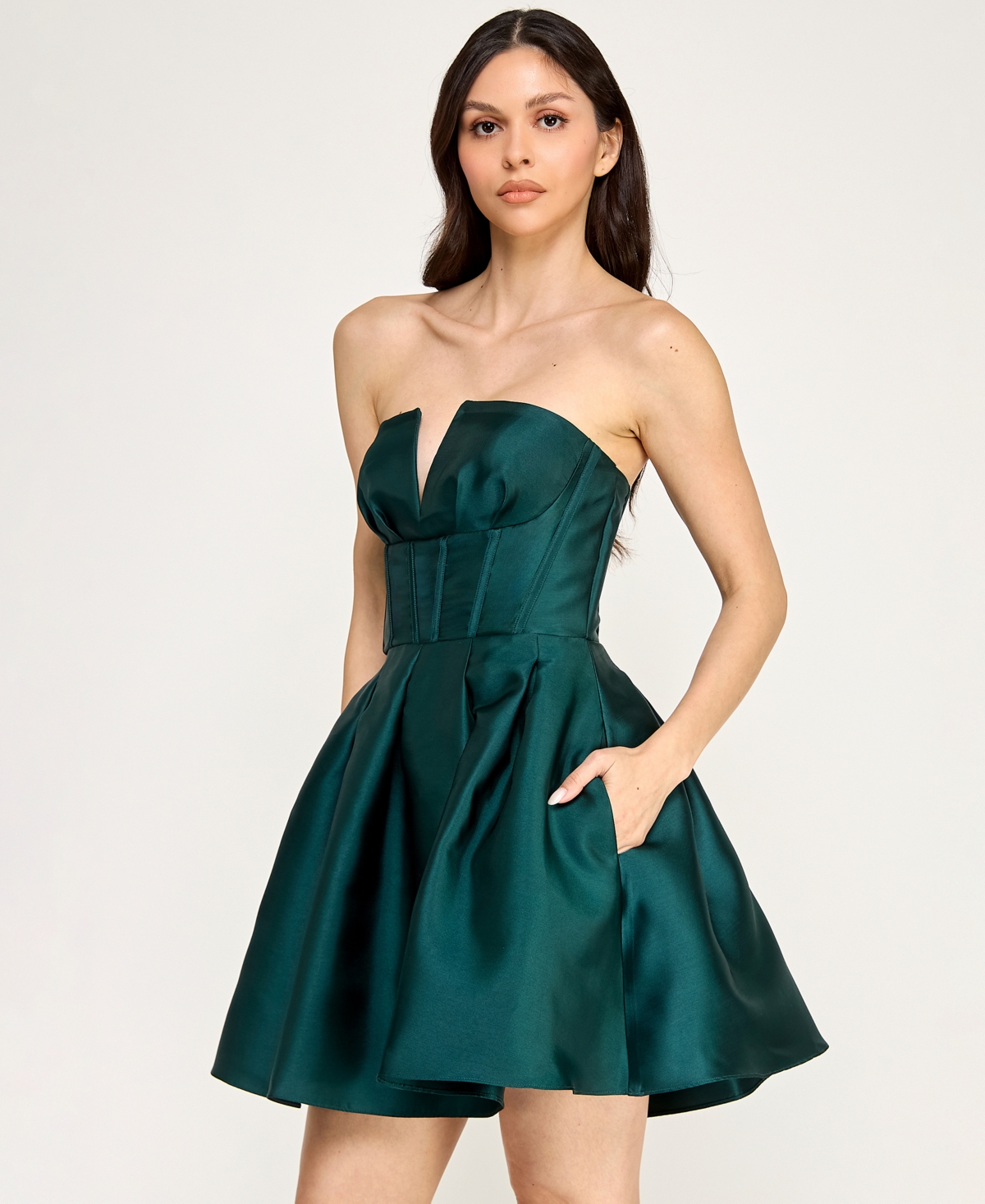 Seni & Cade Juniors' Corset Strapless V-Neck Dress