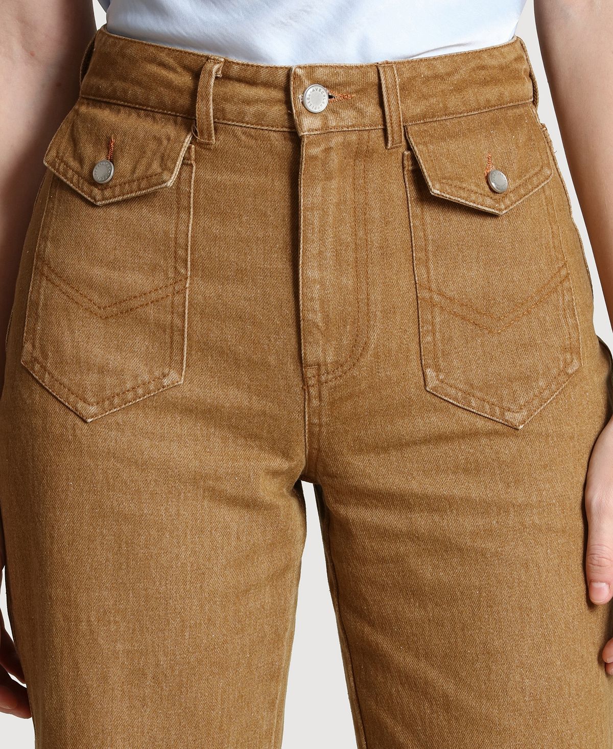 Avec Les Filles Women's Flare Leg Patch Pocket Jeans view 4 — MAYCSS fashion products