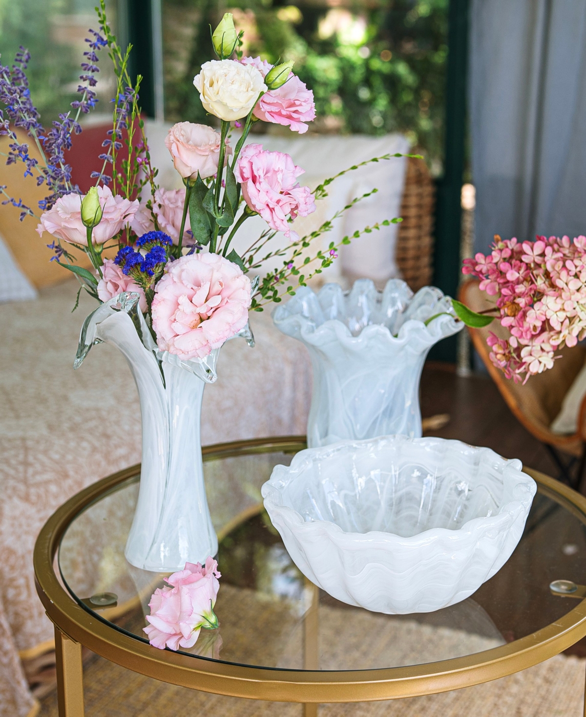 Vietri Onda 8 oz. Glass Twisted Flower Vase