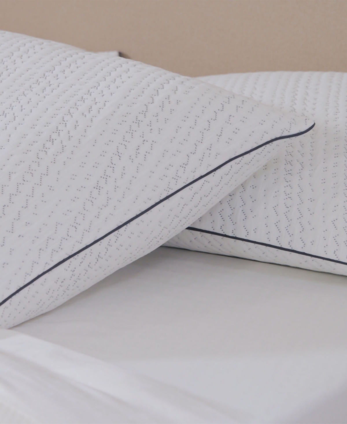 La-z-Boy Down Alternative Traditional Pillow, Standard/Queen