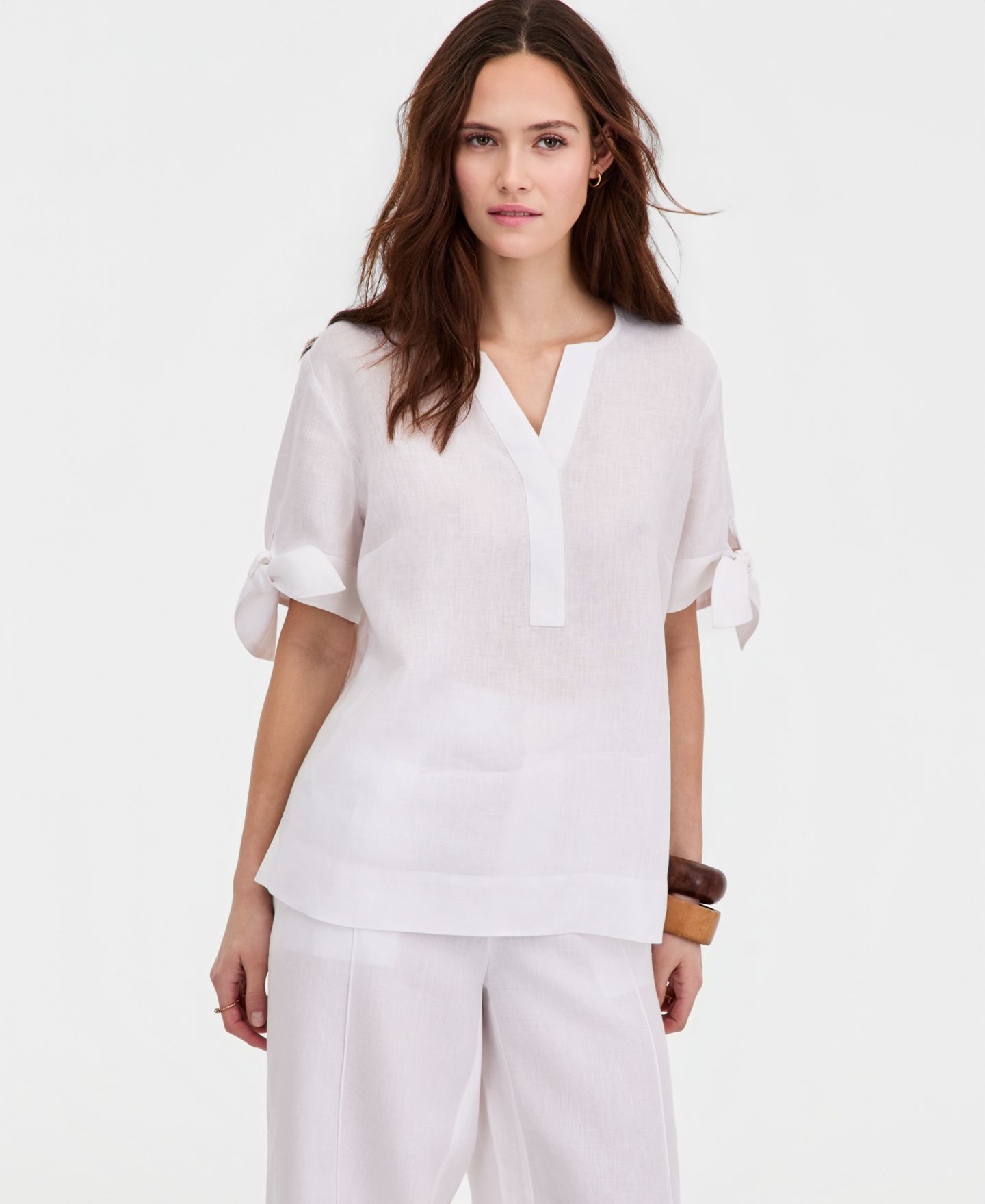 Женская блузка Charter Club Petite Tie Split-Neck Linen Loose-Fit Short-Sleeve, цвет: Яркий белый — фото 1