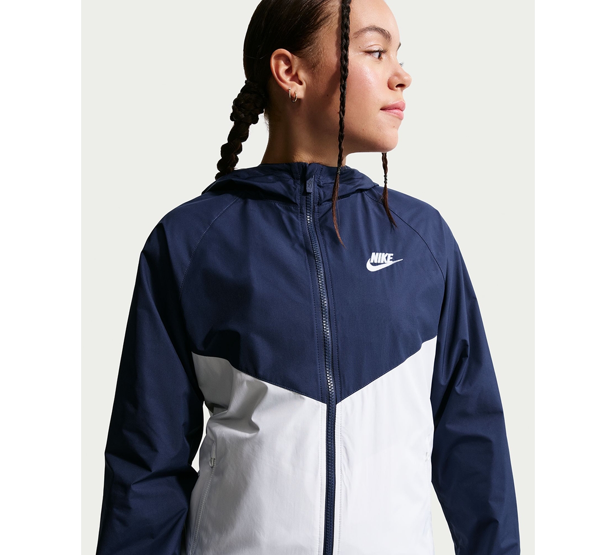 Nike Boys' and Girls' 7-20 Sportswear Wind Runner Hooded Repel Jacket