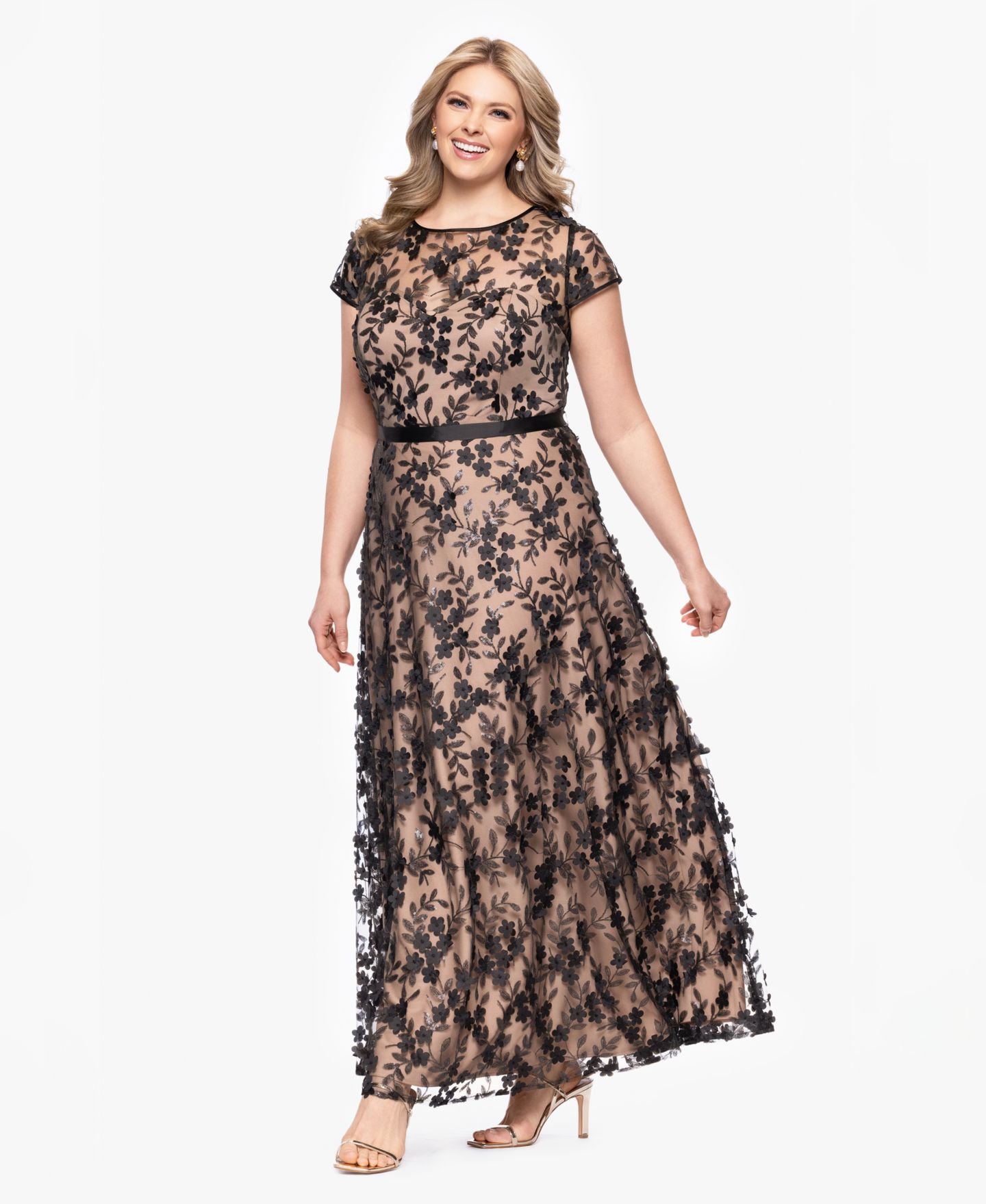 Женское платье XSCAPE Plus Size Embellished 3D Flower Ball Gown, цвет: Чёрный / Телесный — фото 3