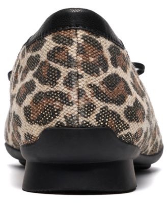 Women's Jazmynn Bow Round Toe Flats